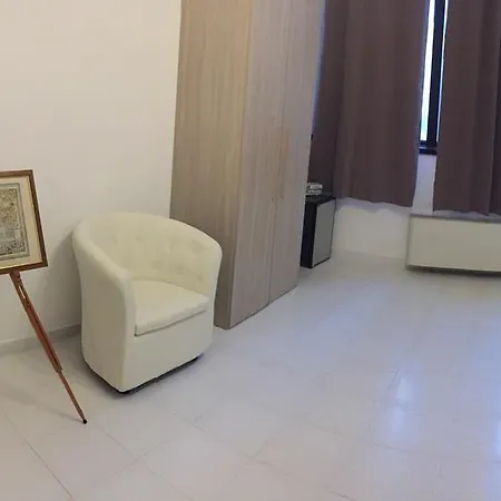 Fontana Greca בית הארחה